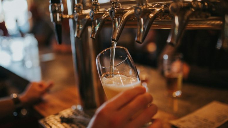 Installer une tireuse à bière chez soi : les questions à se poser